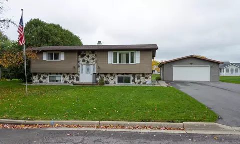 931 Elm St, Mauston, WI 53948