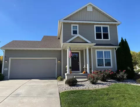 314 Heritage Square Dr, Deerfield, WI 53531