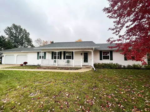 102 Ellis Ave, Randolph, WI 53956