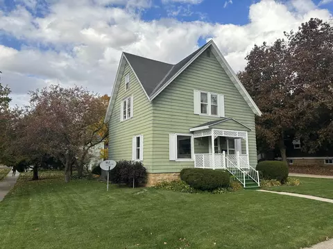 2103 12th St, Monroe, WI 53566