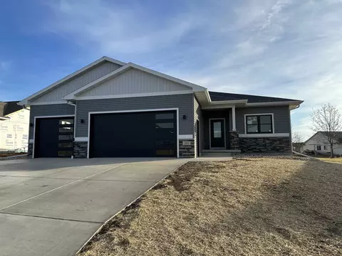 108 Cardinal Ln, Sauk City, WI 53583