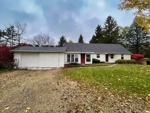 4733 N Fox Rd, Janesville, WI 53545