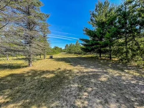 903 Buttercup Ave, Friendship, WI 53934