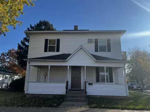 818 Woodard Ave, Tomah, WI 54660