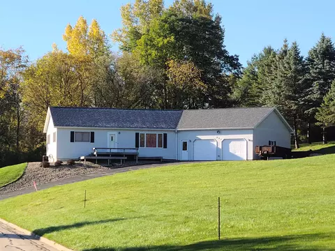 807 W Fern St, Richland Center, WI 53581