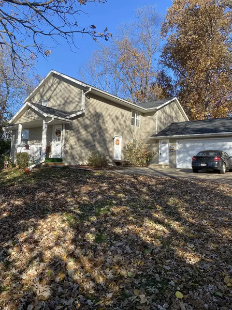 1055 N Thompson Dr, Madison, WI 53704