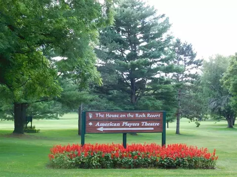 16091611 S Springs Dr, Spring Green, WI 53588