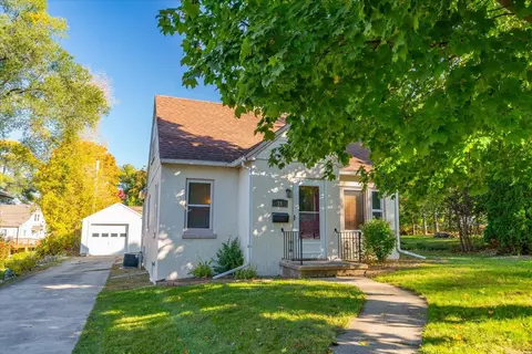 16 Blanchard St, Edgerton, WI 53534