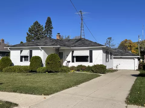 148 Charlton St, Beaver Dam, WI 53916