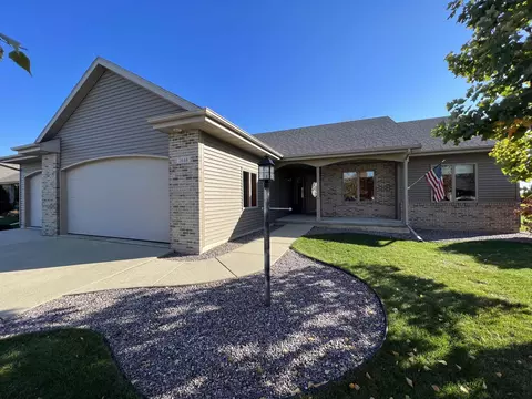 2648 Meadowview Dr, Janesville, WI 53546