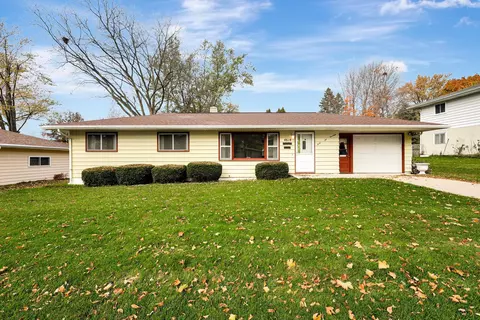 4614 Goldfinch Dr, Madison, WI 53714