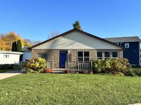 5111 Glen Rd, Mcfarland, WI 53558