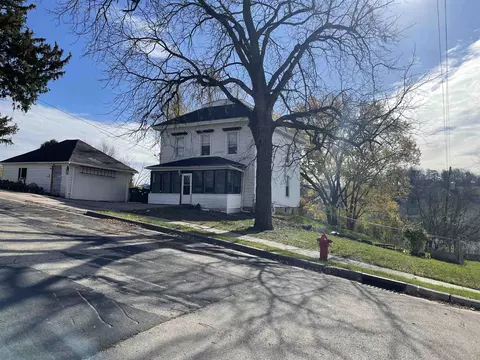 325 Canal St, Bloomington, WI 53804
