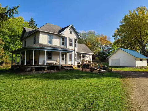 w6635 County Road Ee, Portage, WI 53901