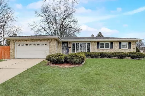 2701 Dryden Dr, Madison, WI 53704