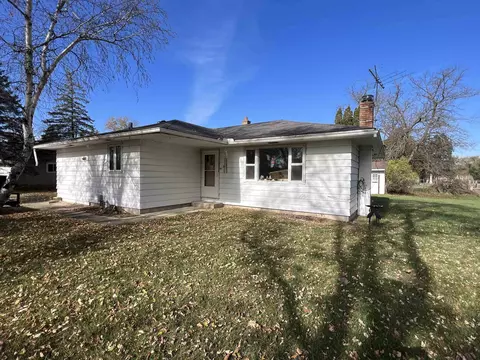 304 Morton St, Pardeeville, WI 53954