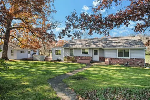 787 County Rd N, Stoughton, WI 53589