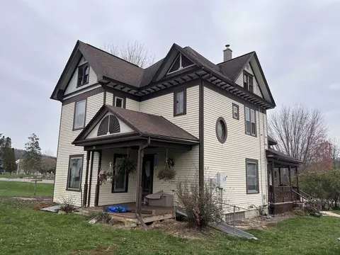 403 E Wisconsin St, Viola, WI 54664