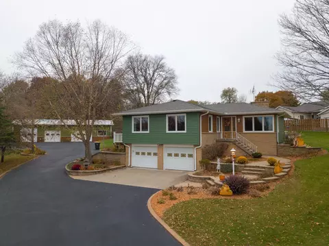 1551 N Dewey Ave, Reedsburg, WI 53959