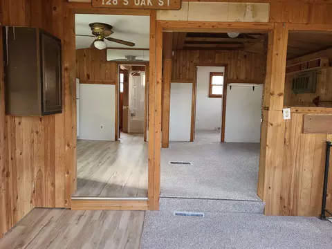 128 S Oak St, Lone Rock, WI 53556
