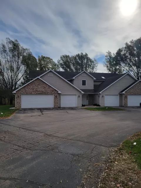 496 Cledell St #2, Oregon, WI 53575