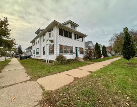 2003 Wood St, La Crosse, WI 54603