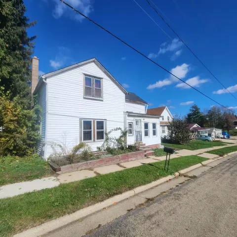 110 E Main St, Cobb, WI 53526