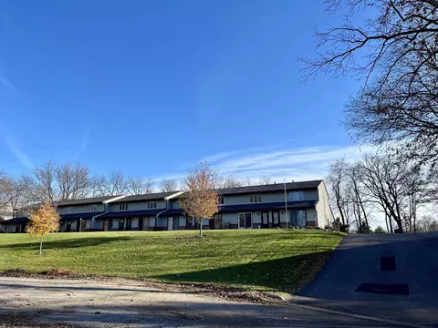 256 Ba-wood Ln, Janesville, WI 53545