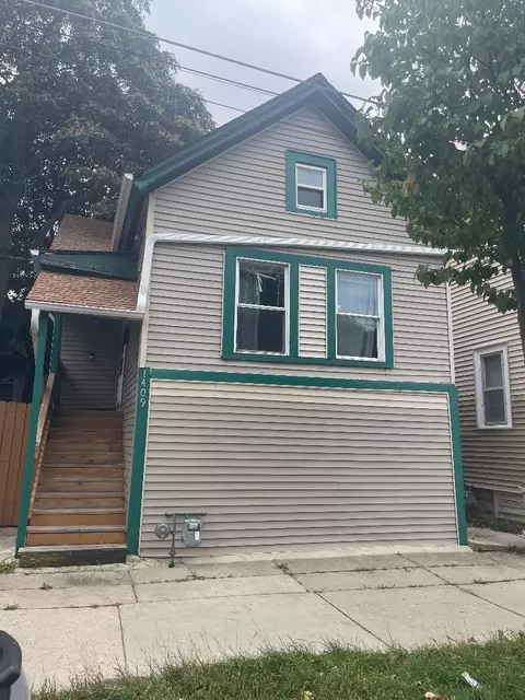 1409 W Grant St, Milwaukee, WI 53215