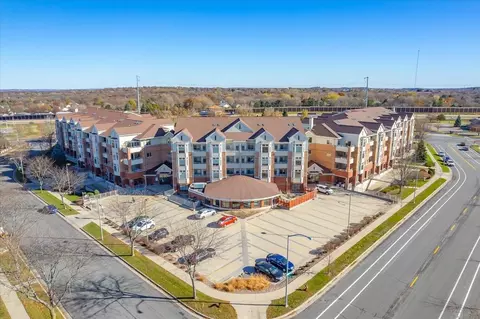 301 Harbour Town Dr #207, Madison, WI 53717