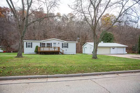 168 S Main St, Potosi, WI 53820