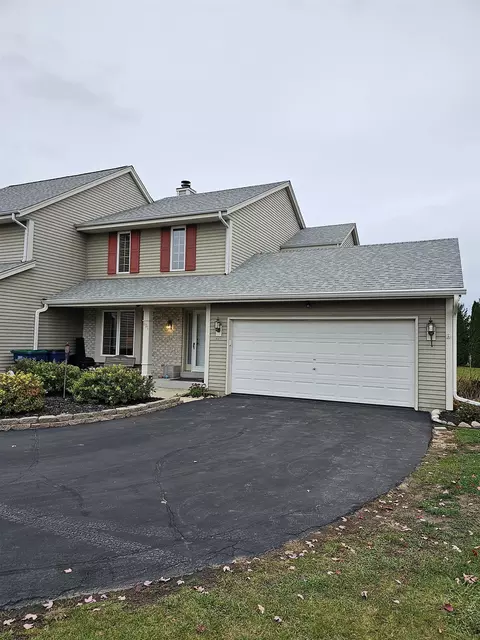 621 Ellys Way, Slinger, WI 53086