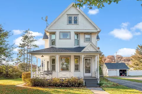 307 N Main St, Deerfield, WI 53531