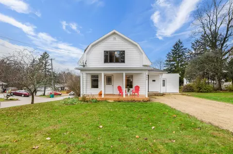 200 Highland St, Mount Horeb, WI 53572