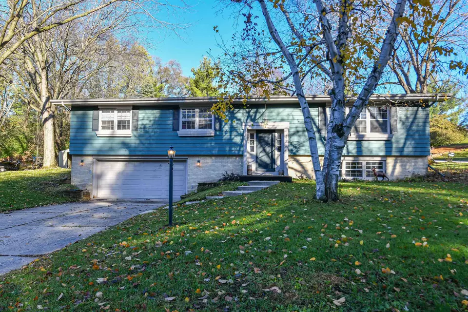 375 Greendale Dr, Janesville, WI 53546 33 Photos Movoto