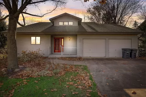625 Mellum Dr, Stoughton, WI 53589