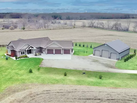 9799 W Stebbinsville Rd, Stoughton, WI 53589