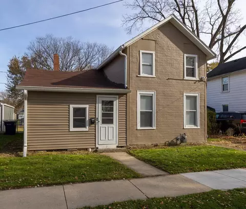 513 Cherry St, Janesville, WI 53548