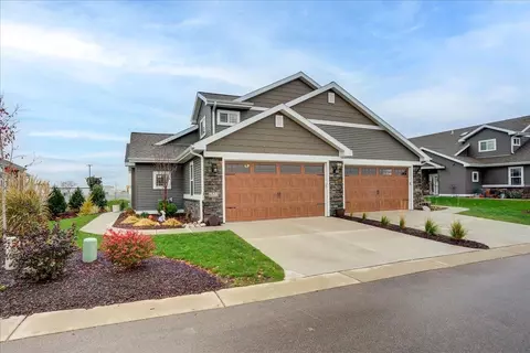 6533 Cortland Park Dr, Deforest, WI 53532