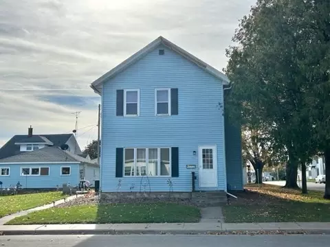 118 W Yuba St, Cuba City, WI 53807