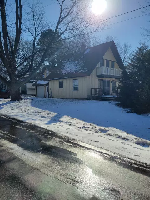 1880 Country Club Rd, Stoughton, WI 53589