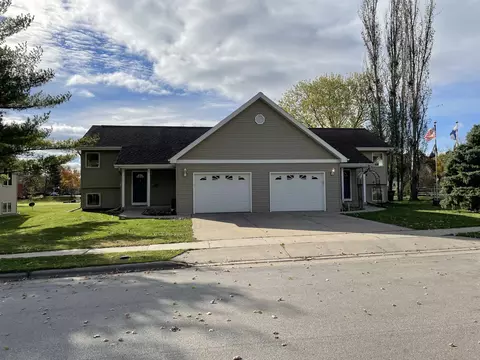 304-306 Pleasant St, Lake Mills, WI 53551