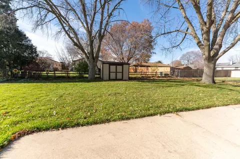 1423 N Wright Rd, Janesville, WI 53546