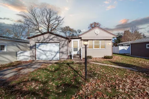 83 Falling Creek Cir #83, Janesville, WI 53546