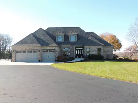 8816 E Rye Dr, Clinton, WI 53525