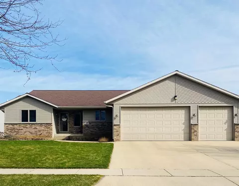 505 Bergum Rd, Mount Horeb, WI 53572