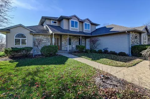 6217 Oak Hollow Dr, Oregon, WI 53575