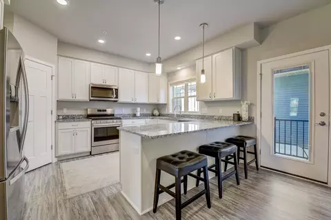 1517 Okeeffe Ave, Sun Prairie, WI 53590