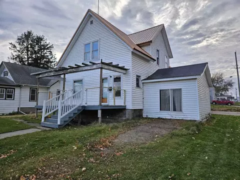 521 N Madison St, Cuba City, WI 53807