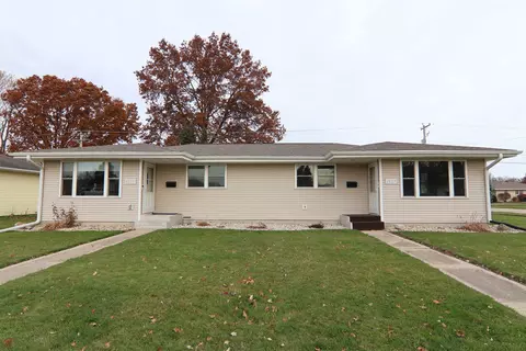 2125-2127 Mt Vernon Ave, Janesville, WI 53545